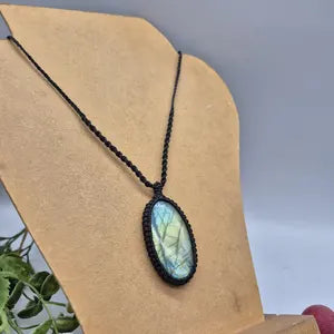 Shiny Labradorite Crystal Macrame Necklace, Green Flashy Stone Woven Necklace