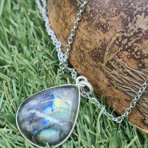 Flashy Labradorite Silver Bezel Necklace with Steel Chain, Crystal Necklace Gift for Men and Women