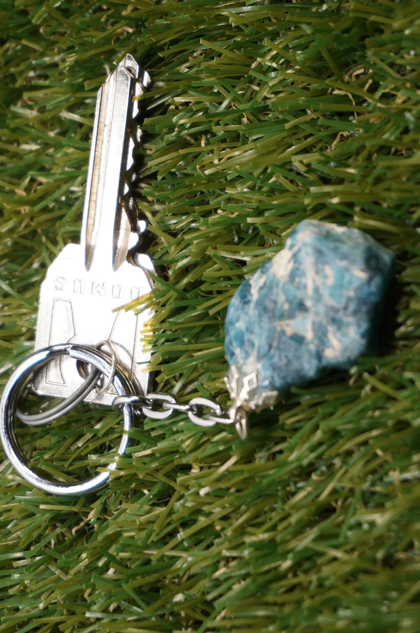Natürlicher blauer Apatit-Kristall-Schlüsselanhänger