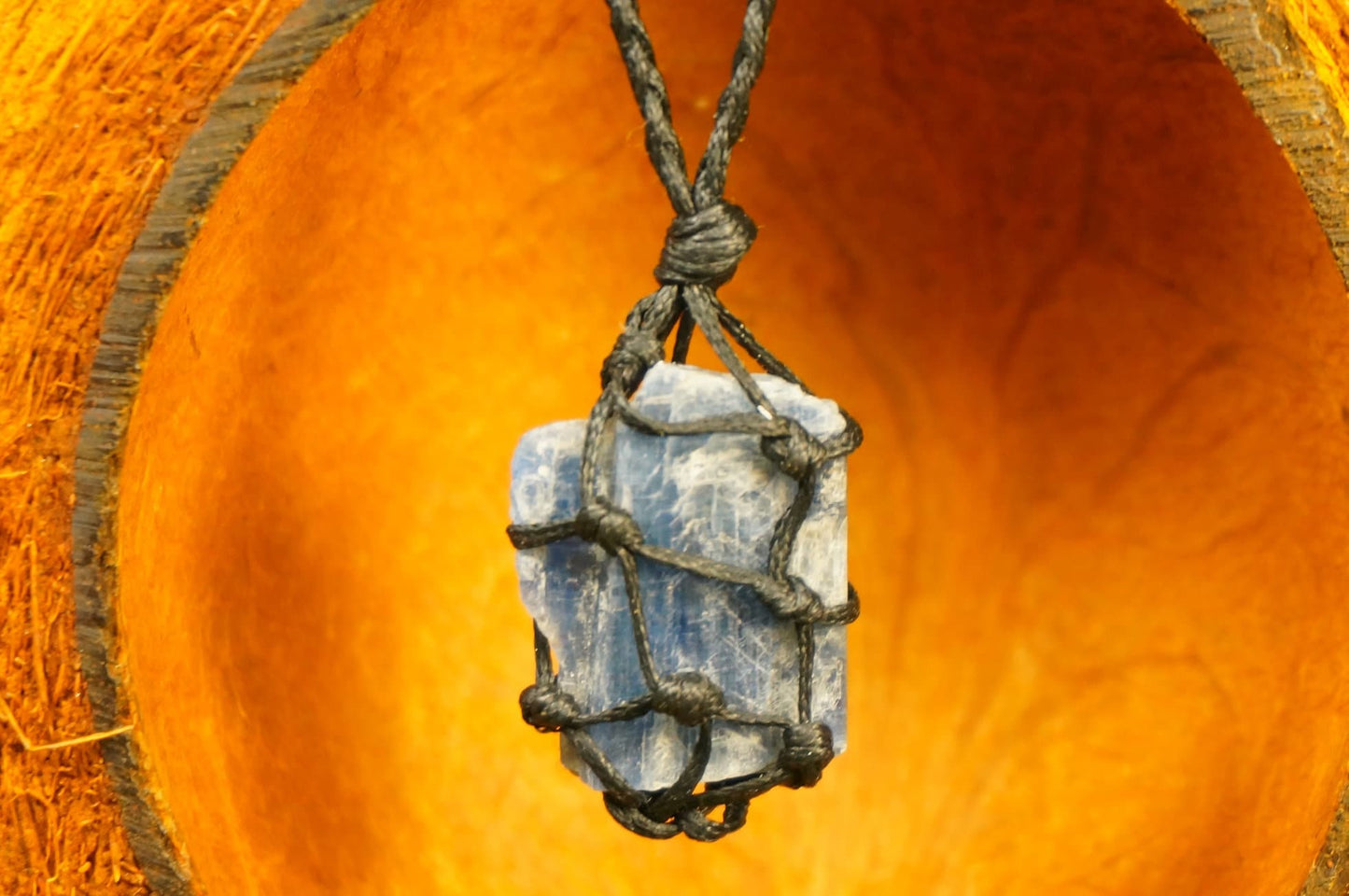 Kyanit Rohmineralstein Brasilianischer Kristall Heilung Makramee Gewickelte Halskette Schutz Geschenk Accessoires