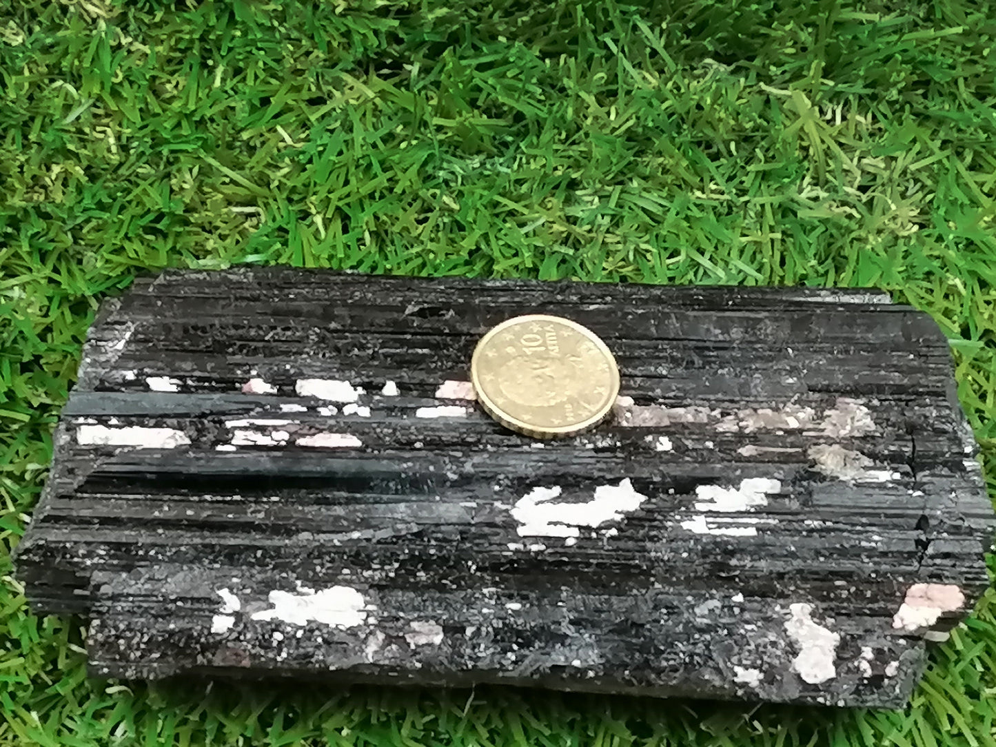 Schwarzer Turmalin-Schörl-Kristallschutz, Heilmineral und Wohndekor