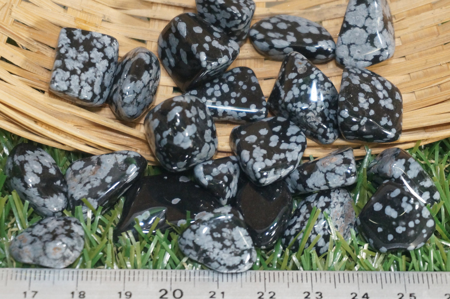 Natürliches Obsidianexemplar - Heilstein - Chakren Reiki