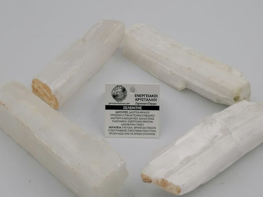 Top Natürliche Kristall selenite Sammlung Probe Healing Stein Birtsthone Kristall Schutz Dekoration Mineral