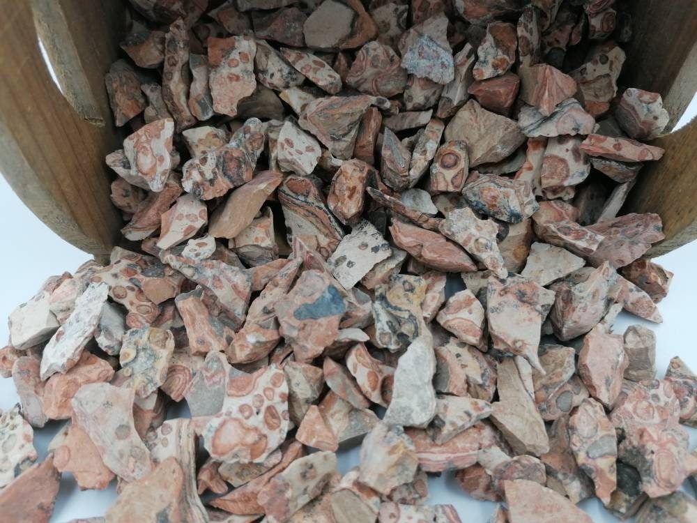 Jaspis-Kristallsplitter, getrommelter Heilstein, New Age Roh-Halbedelsteine