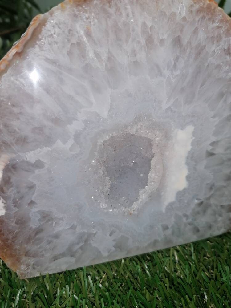 Natural Geode Agate with Quartz - Amazing Collector's Piece Extra Quality