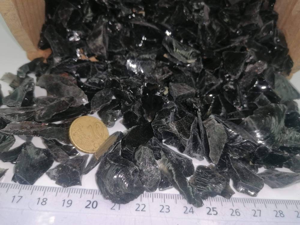 Schwarze Obsidian-Kristallsplitter, getrommelter Heilstein, New Age Roh-Halbedelsteine