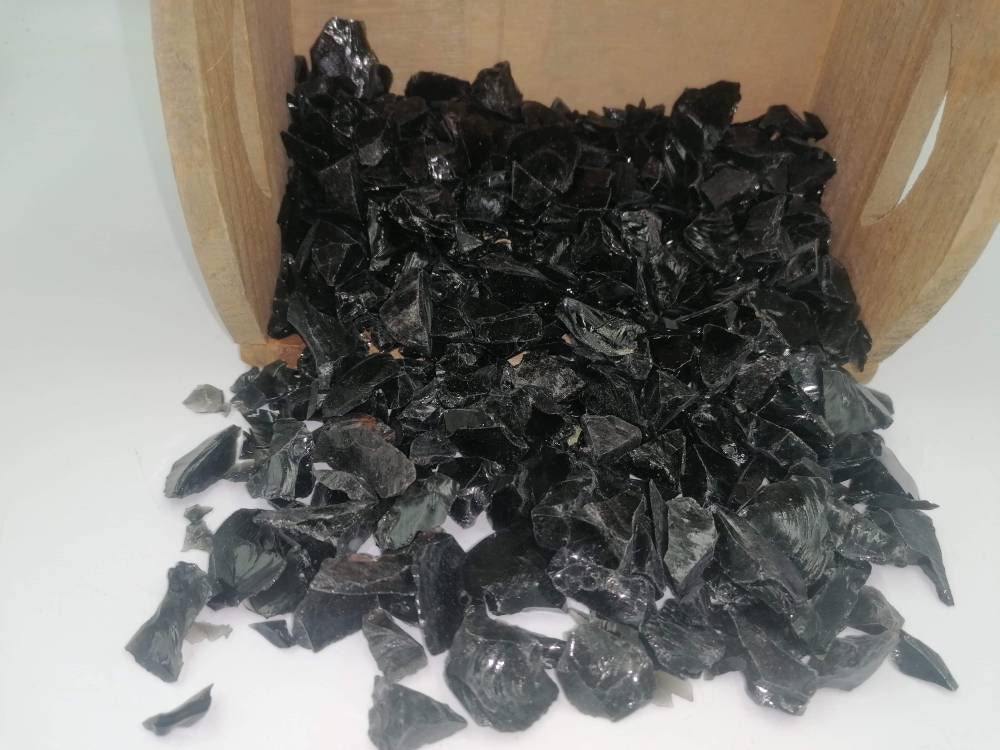 Schwarze Obsidian-Kristallsplitter, getrommelter Heilstein, New Age Roh-Halbedelsteine