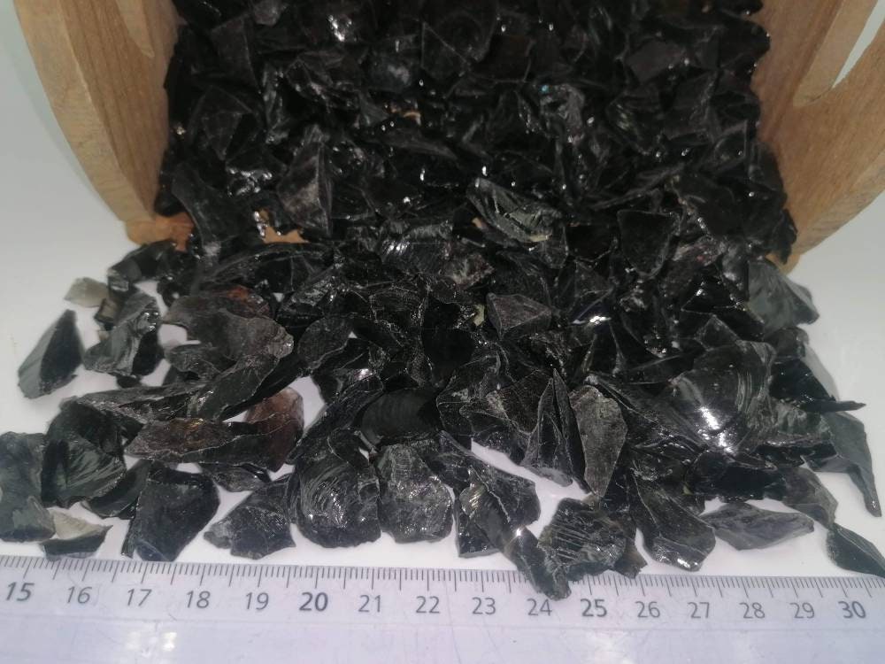 Schwarze Obsidian-Kristallsplitter, getrommelter Heilstein, New Age Roh-Halbedelsteine