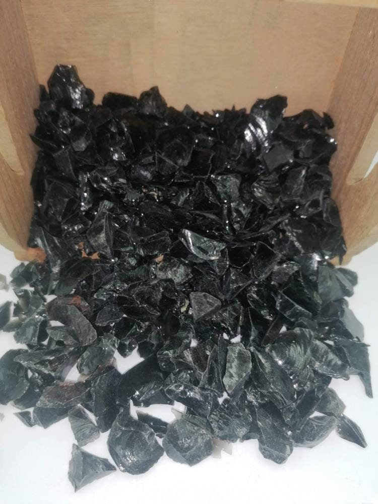Schwarze Obsidian-Kristallsplitter, getrommelter Heilstein, New Age Roh-Halbedelsteine