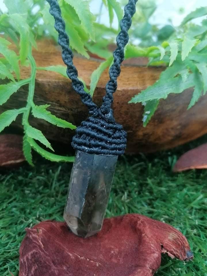 Crystal Smoked Quartz Rough με τυλιγμένο Μακραμέ Ορυκτό-Πνεύμα Θεραπευτική Δύναμη Προστασία δώρου Διακόσμηση