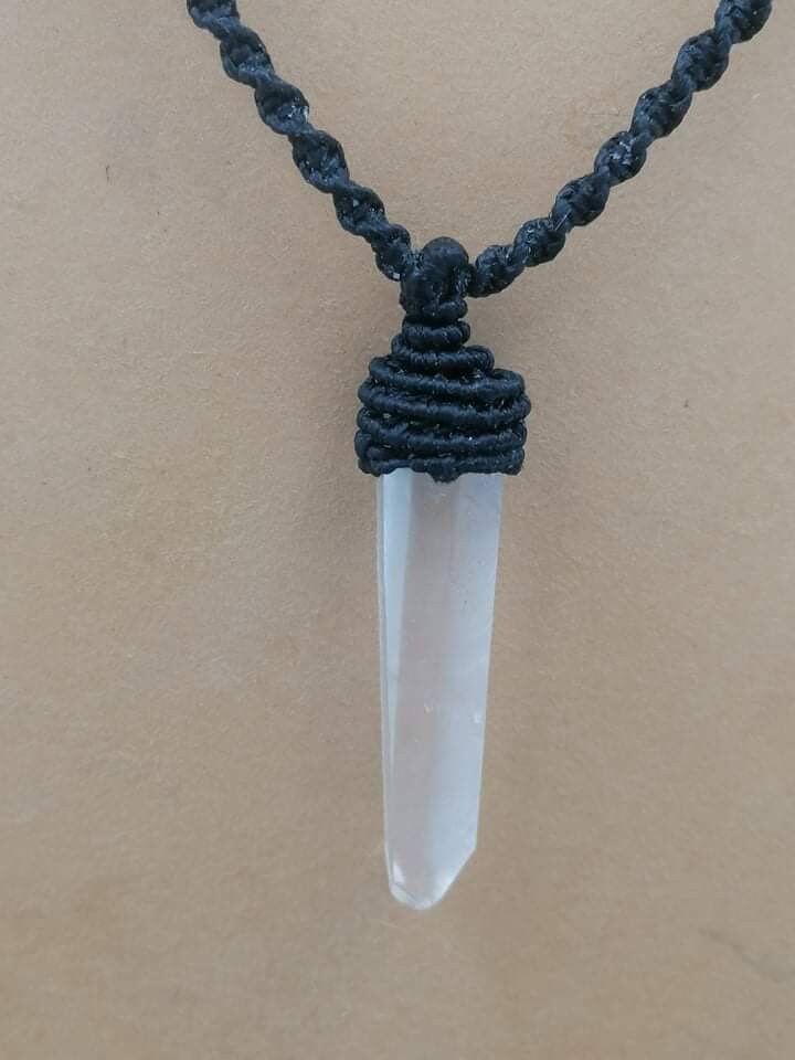 Κρύσταλλο χαλαζία Τραχιά ορυκτή πέτρα Brazilian Crystal Healing Makrame τυλιγμένο κολιέ Αξεσουάρ δώρου