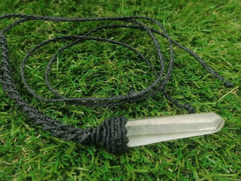 Κρύσταλλο χαλαζία Τραχιά ορυκτή πέτρα Brazilian Crystal Healing Makrame τυλιγμένο κολιέ Αξεσουάρ δώρου