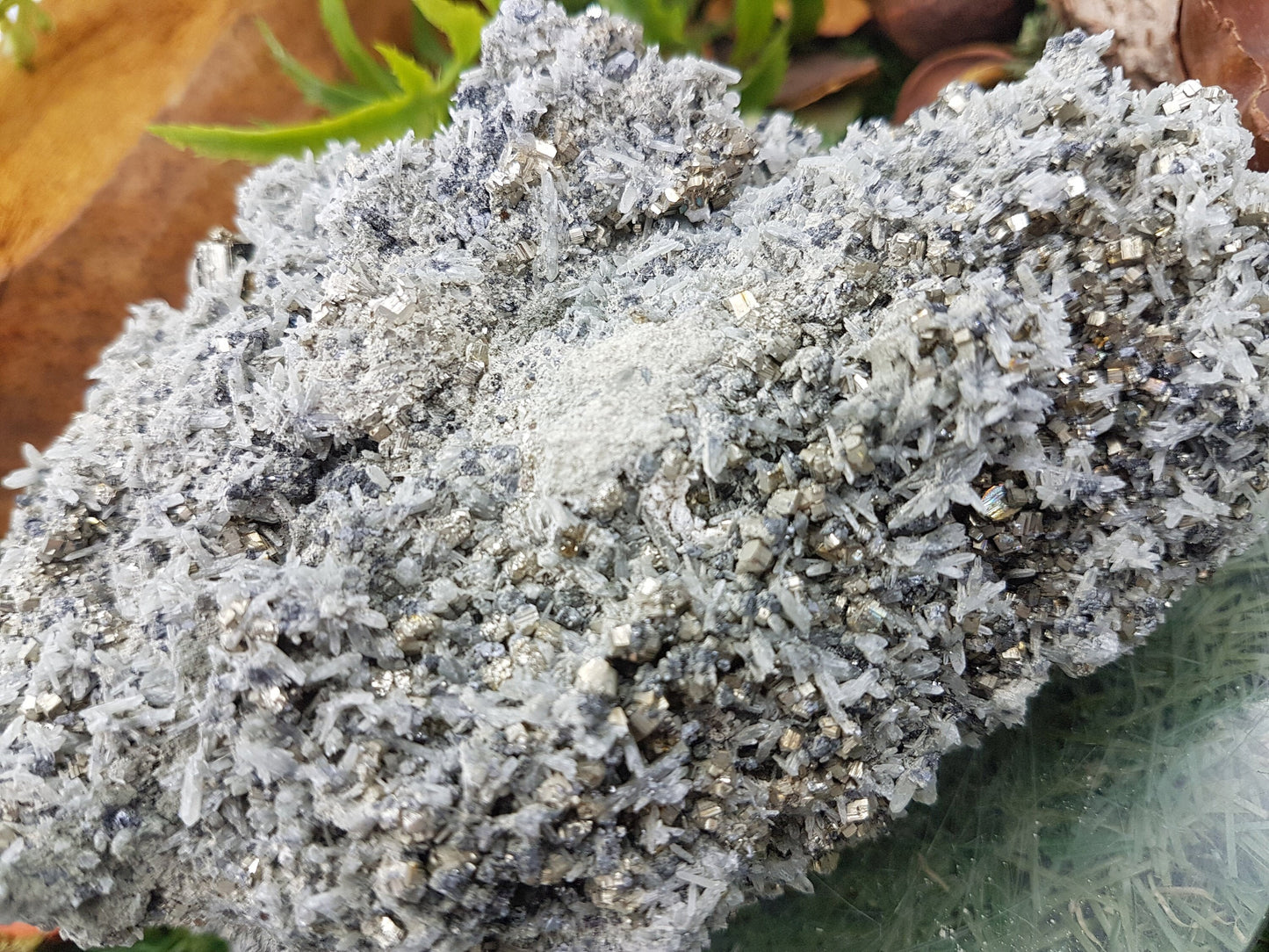 ΣΠΑΝΙΟ Spikey Quartz με Κύβους Χρυσού Πυρίτη - Χαλκοπυρίτης - Ασβεστίτης