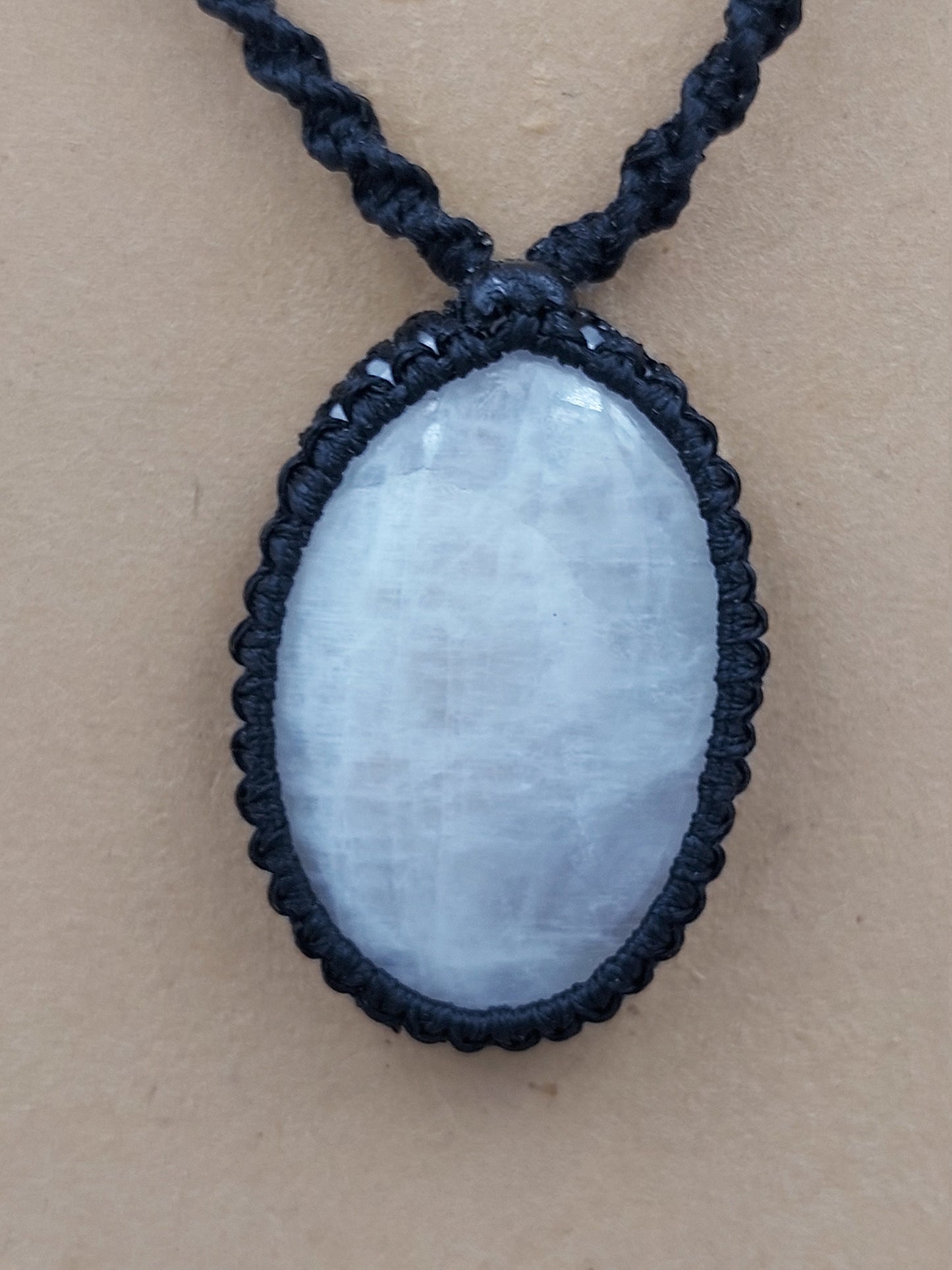 Γυαλισμένο Moonstone Handmade Macrame Cabochon Necklace - Rough Mineral Stone Birthstone Healing Therapy Gift Idea
