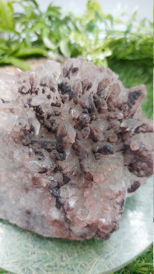 Sammlerstück - Quarz-Rohmineral mit Hämatitoxidation