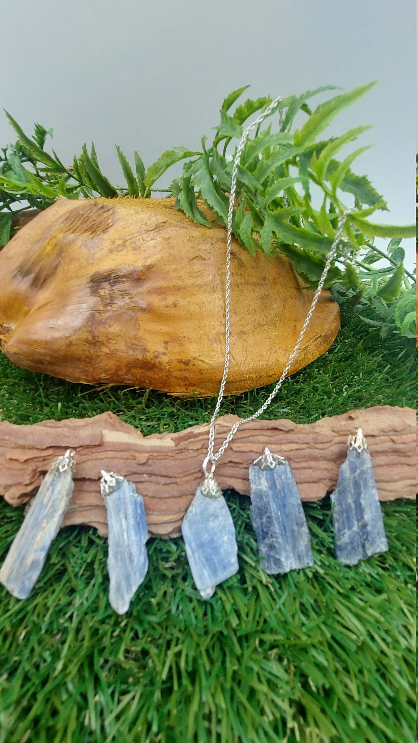 Natürliche blaue Kyanitklinge Sterling Stahl Halskette Heilkristall Zubehör Sternzeichen Mineralstein
