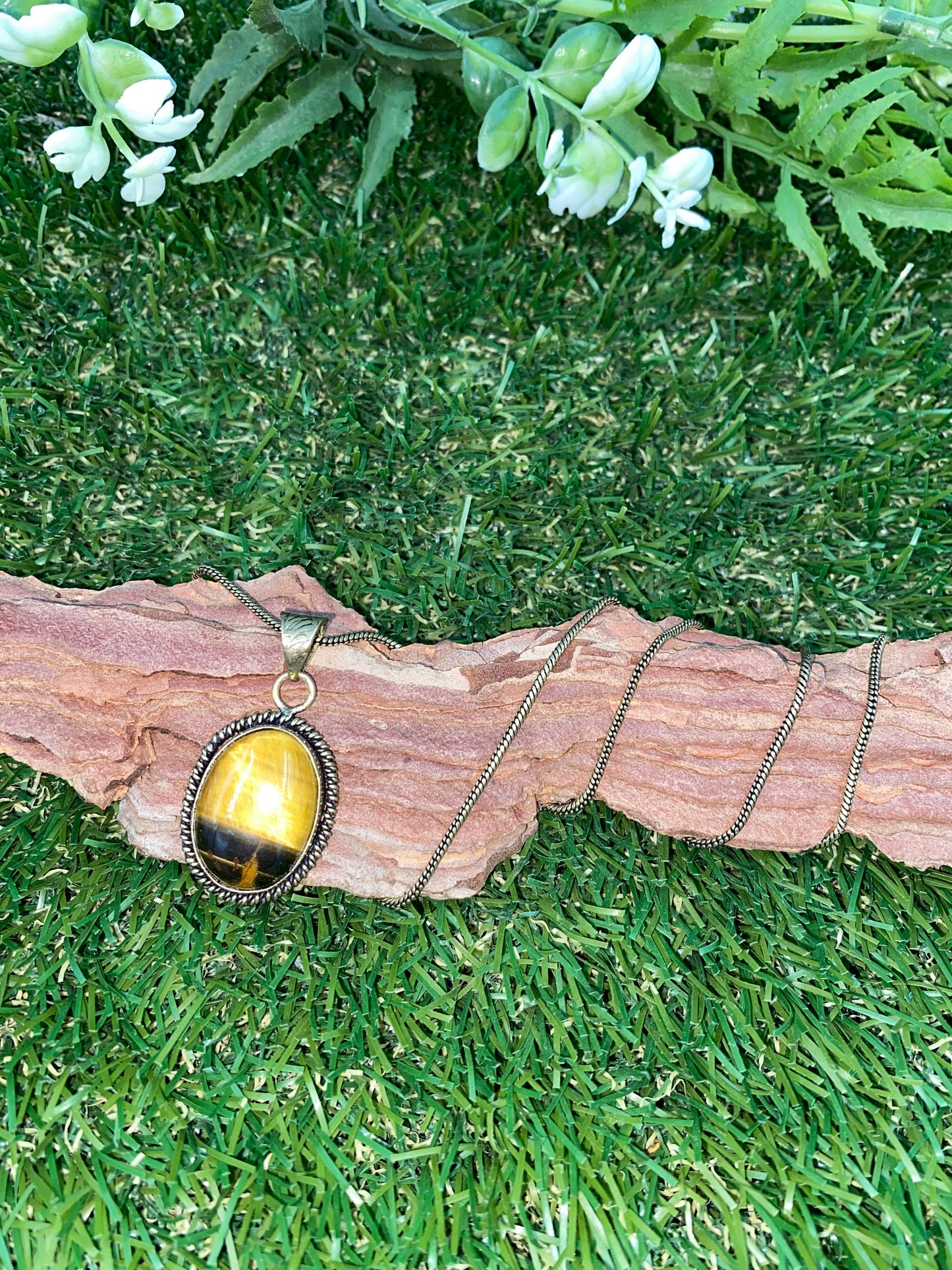 Κολιέ από ορείχαλκο από κρύσταλλο Tiger's Eye