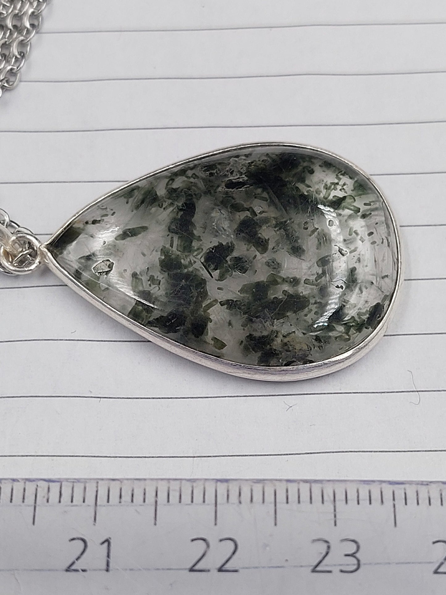 Bergkristall mit schwarzen Turmalin-Einschlüssen Halskette Silber 925