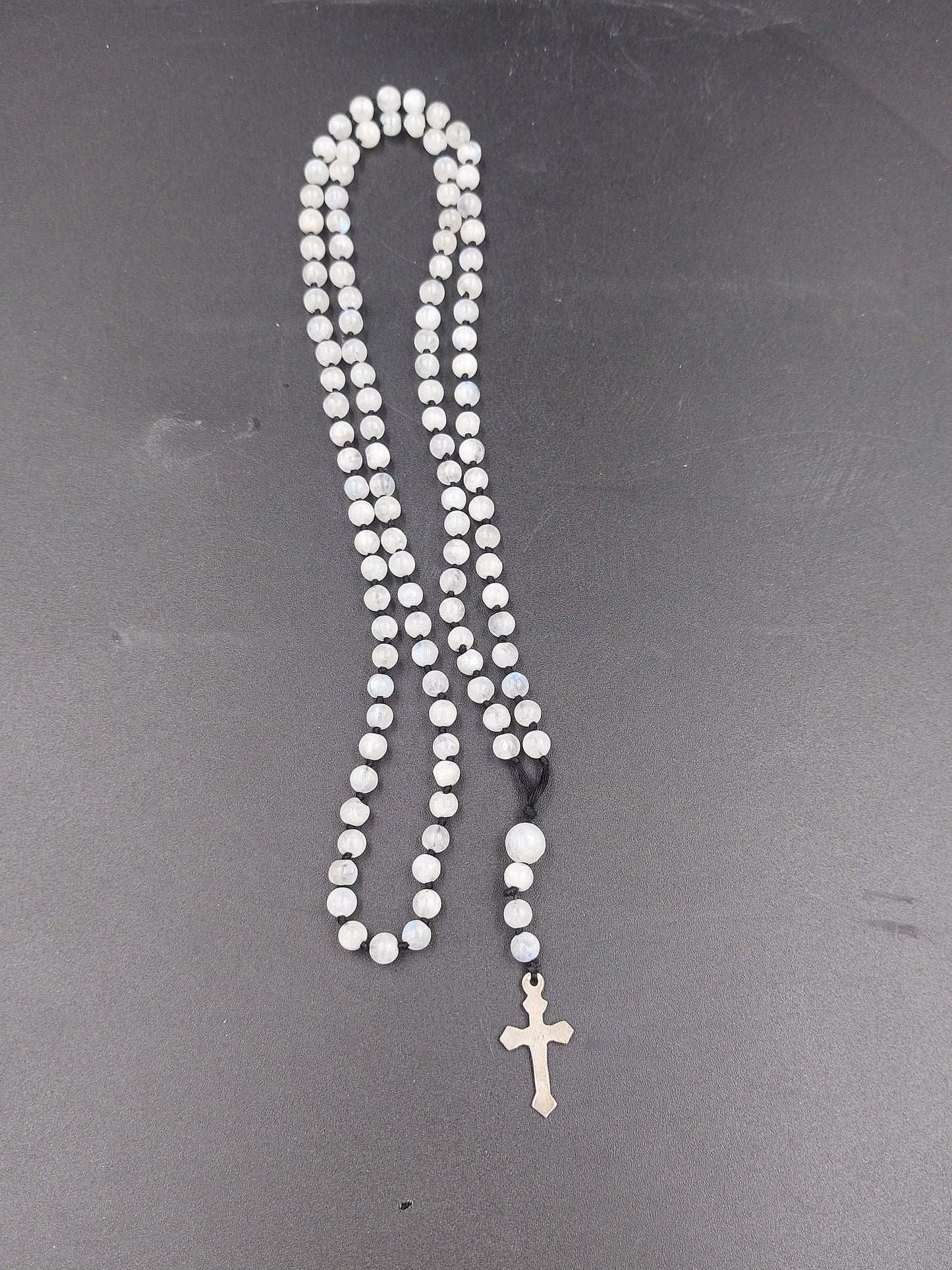 Rosenkranzperlen aus Mondsteinkristall mit Medaillen-Kreuzstück aus 925er Sterlingsilber