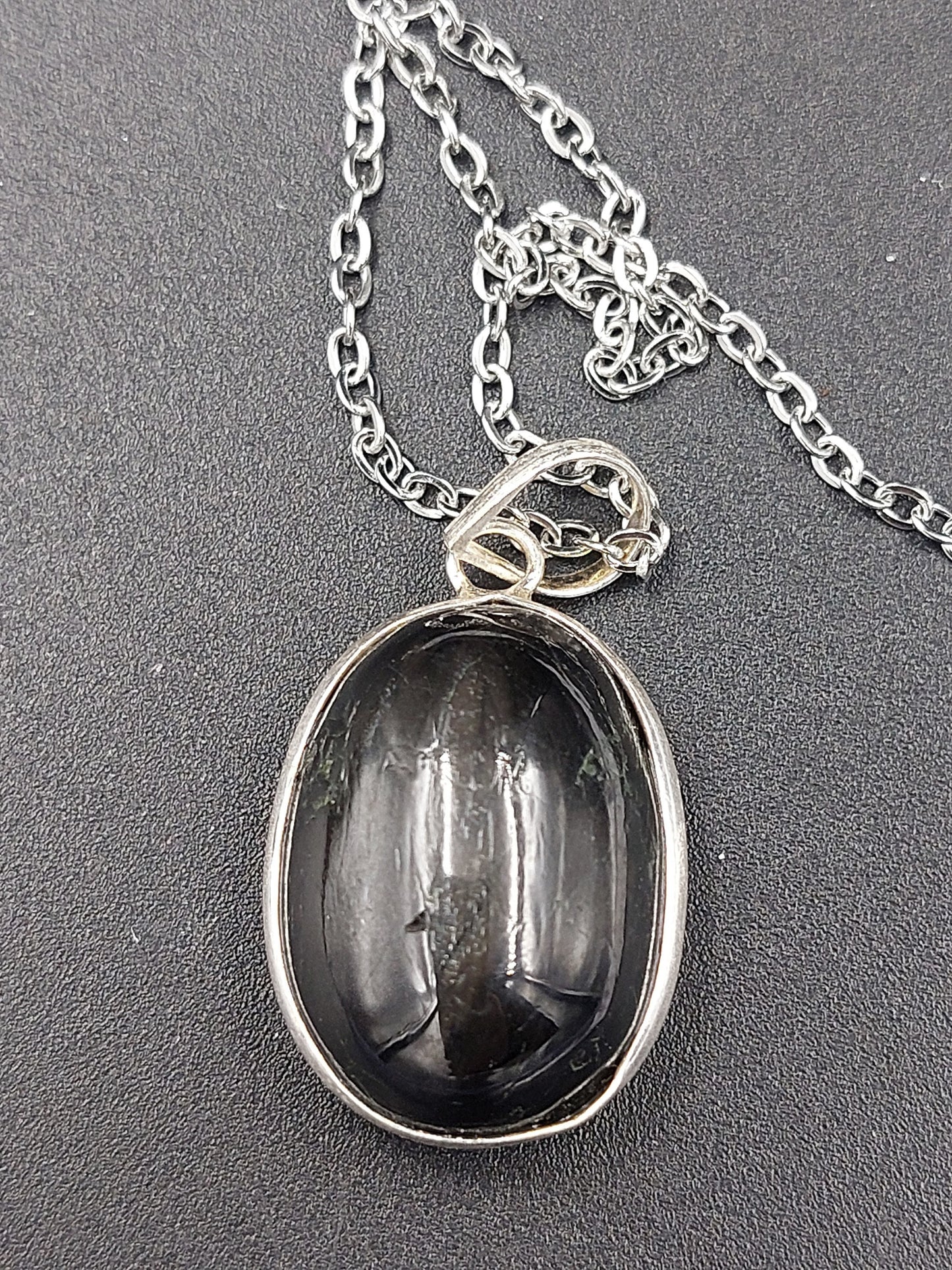 Luxuriöser schwarzer Sternrubin-Anhänger aus 925er Sterlingsilber mit Cabochonschliff, Heilkristall, Zubehör, Sternzeichen, Mineralstein