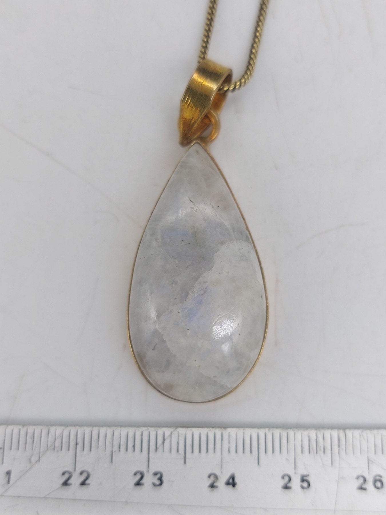 Mondstein Messing Anhänger Cabochon Schliff Heilkristall