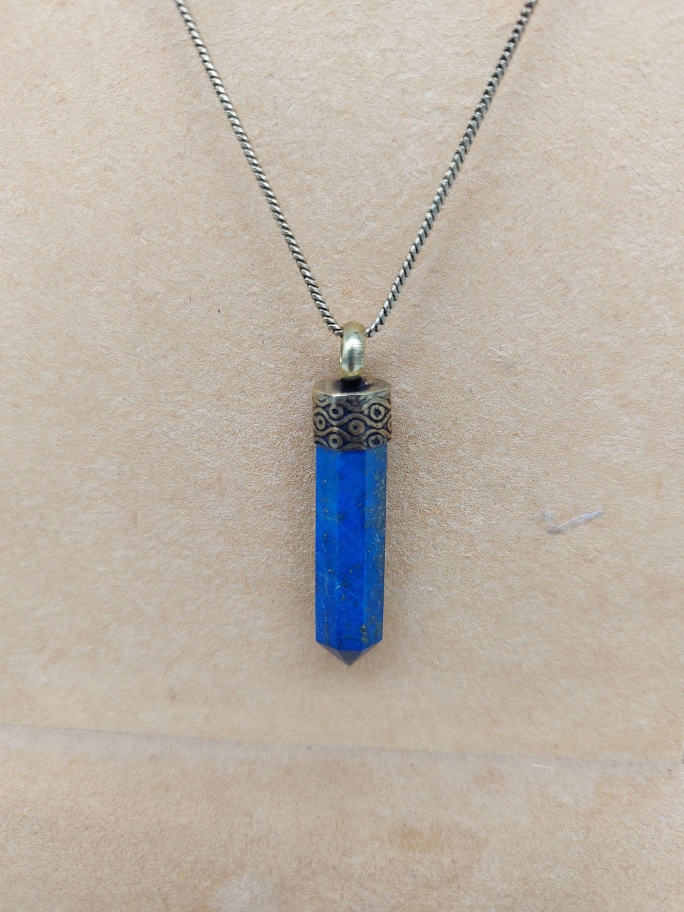 Halskette aus Lapislazuli-Spitzkristall - Accessoires - brasilianischer Kristall