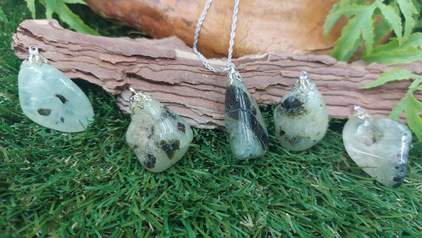 Prehnite με κολιέ μαύρο κρύσταλλο Τουμαλίνης