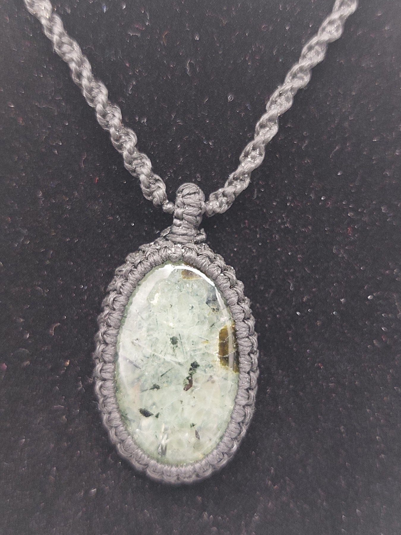 Κολιέ Prehnite Crystal Macrame