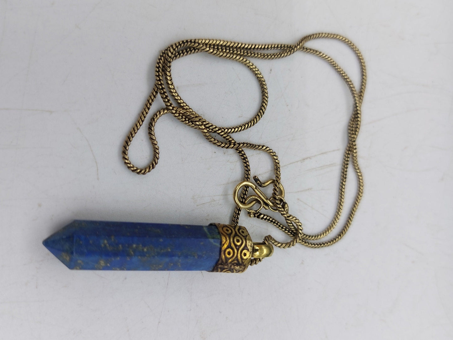 Halskette aus Lapislazuli-Spitzkristall - Accessoires - brasilianischer Kristall
