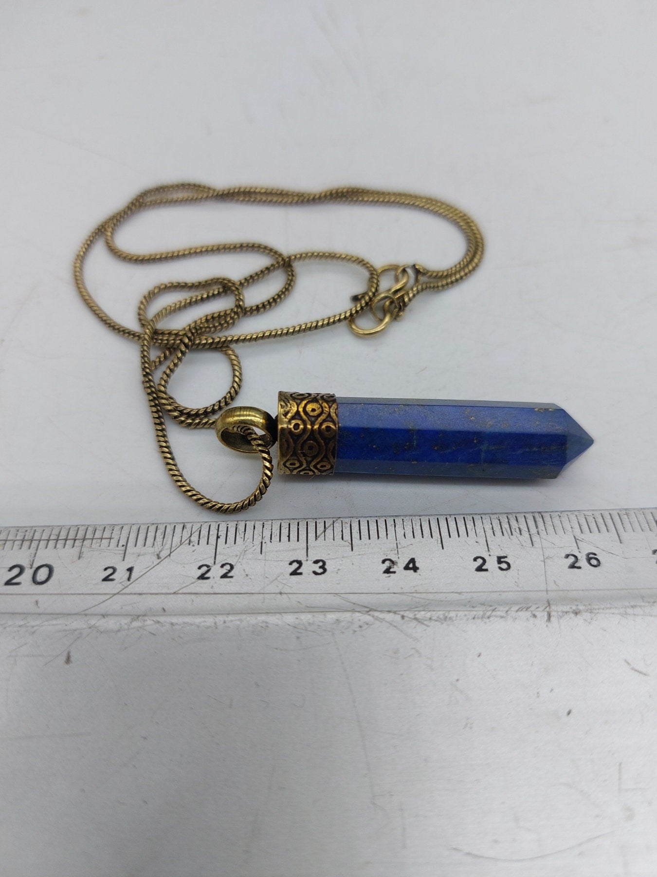 Halskette aus Lapislazuli-Spitzkristall - Accessoires - brasilianischer Kristall