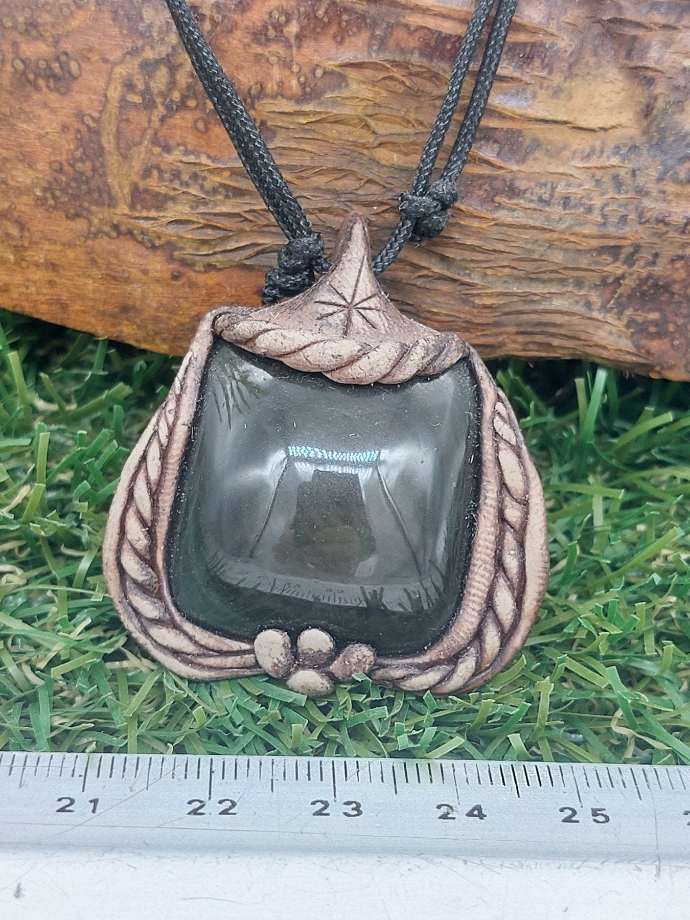 Natürliche handgefertigte Halskette - Regenbogen-Obsidianstein im Kapuzinerschliff - Heilkristall-Zubehör Sternzeichen-Mineralstein