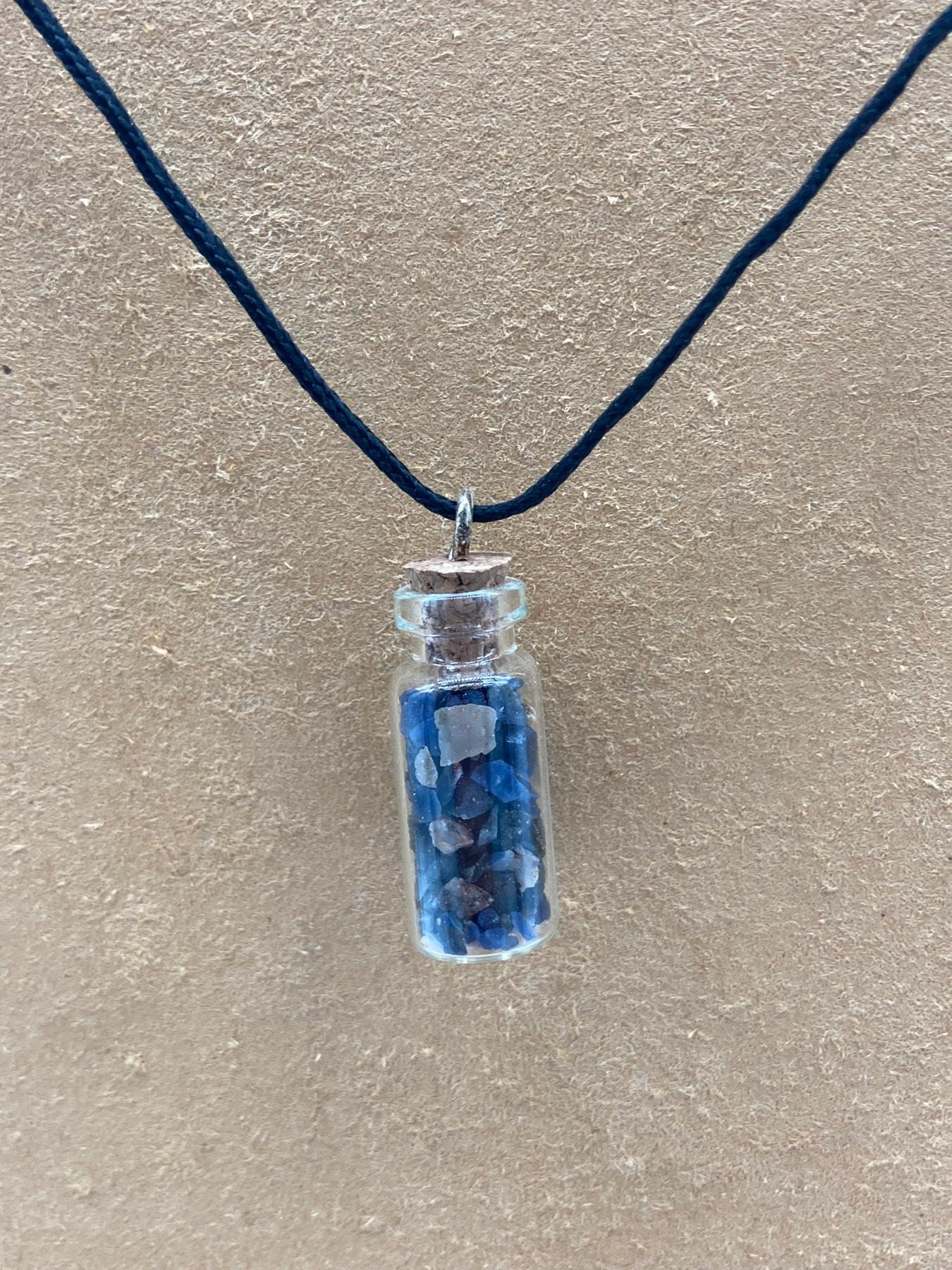Lapislazuli Kristallsplitter Flaschenhalskette