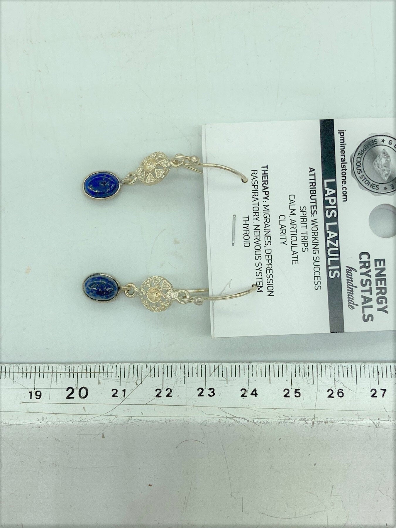 Versilberte Ohrringe mit Lapislazuli-Kristall