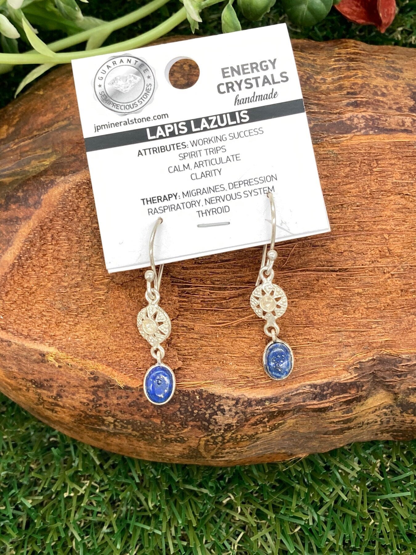 Versilberte Ohrringe mit Lapislazuli-Kristall