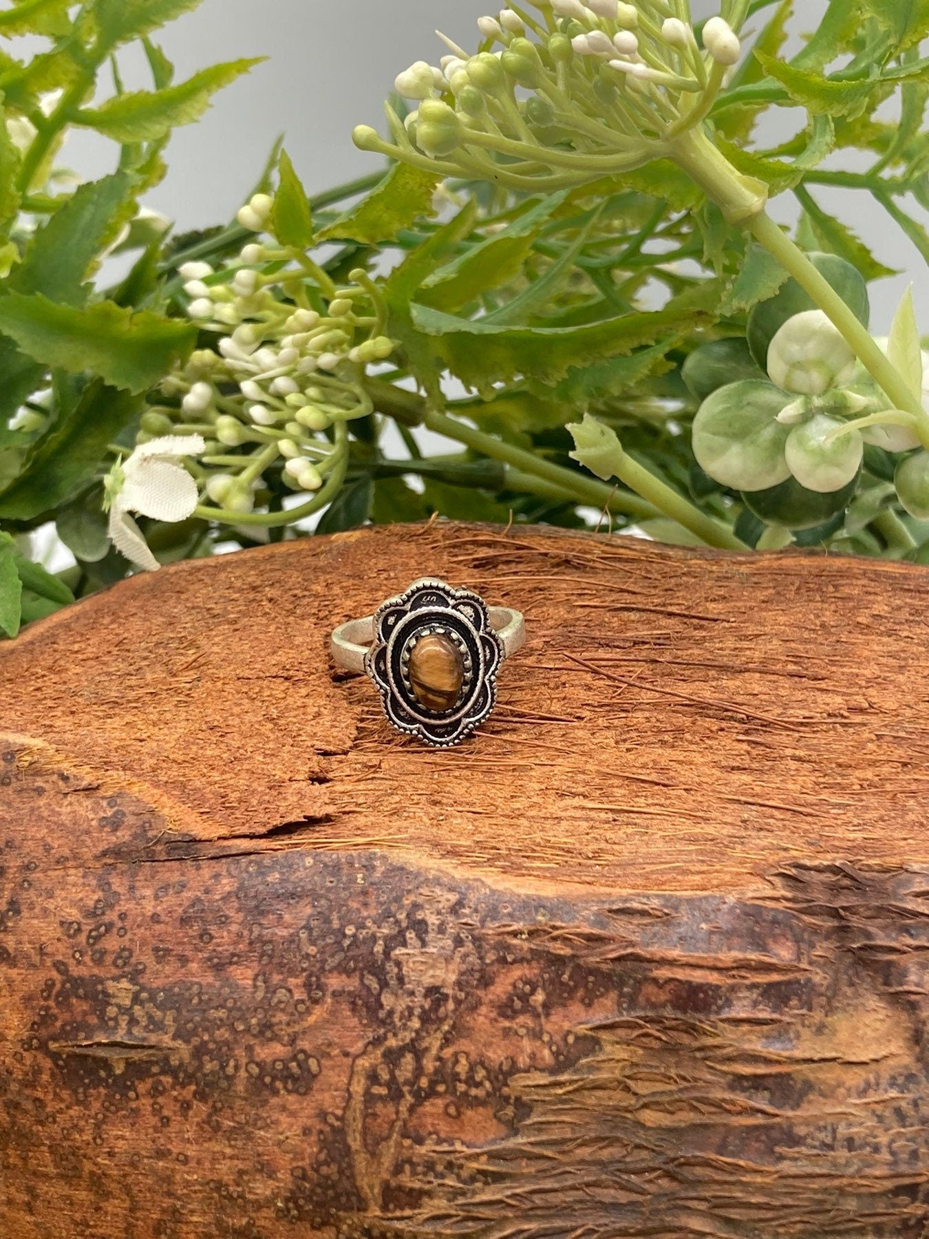 Ασημένιο ρυθμιζόμενο δαχτυλίδι Tiger's Eye με κρύσταλλο