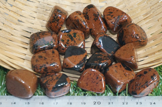 Natürliches braunes Obsidianexemplar - Heilstein - Chakren Reiki polierter Stein