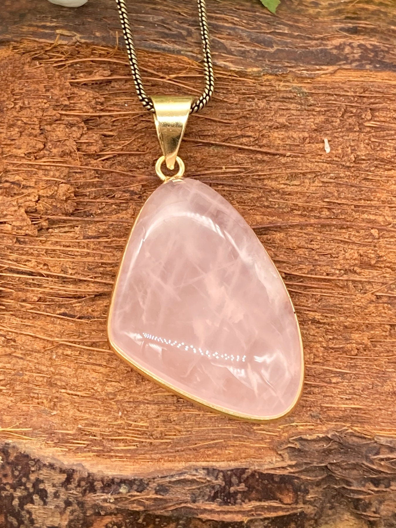 Μενταγιόν από ορείχαλκο ροζ χαλαζία Cabochon Cut Healing Crystal